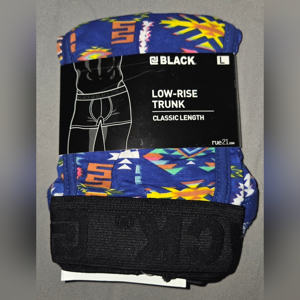 💘🆕️Rue21 Men's Boxer Briefs - Blue with Multicolor Geometric Design
